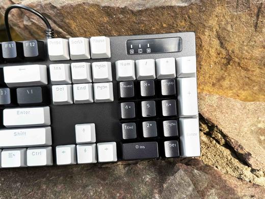 磁动力ZK100 青轴机械键盘有线104键电竞游戏办公专用 商品图7