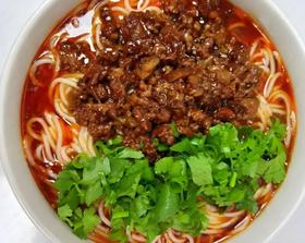 【小镇面馆】双帽小锅米线（鲜肉+杂酱）