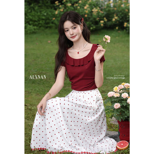 鹿向南岛屿玫瑰」红色法式女短袖t恤夏季小众褶皱收腰修身上衣 商品图3