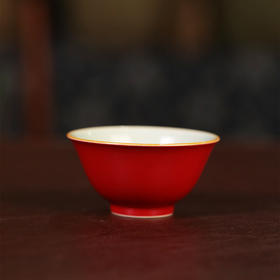 倚云煮泉内模印凤凰纹-红色压手杯