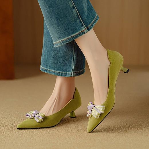【预售5天】里外全皮气质高跟鞋仙女风甜美猫跟蝴蝶结珍珠浅口高跟鞋DB&M6205 商品图2