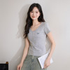 西遇修身正肩短袖t恤女2025年新款休闲美式显瘦v领短款上衣SS150198 商品缩略图2