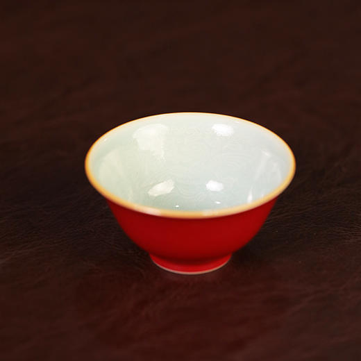 倚云煮泉内模印凤凰纹-红色压手杯 商品图3