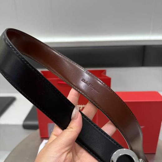 F528 菲拉格慕皮带，黑色荔枝纹腰带，配红色礼盒包装 商品图4