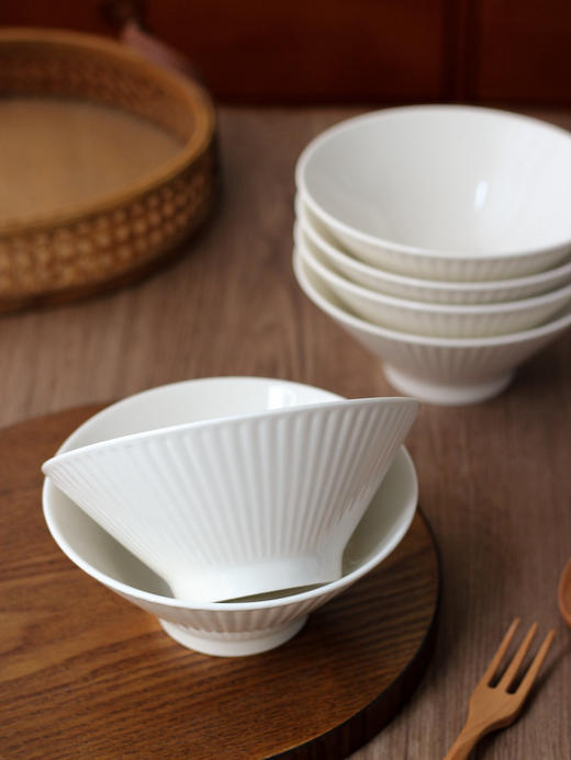 🔹紧急❗清亏❗29.9元到手6个❗【纯白 7英寸山田斗笠碗】品牌直发，✨集颜值与实用性于一体 ✅釉下彩工艺，1300°高温烧制，安全健康 商品图1