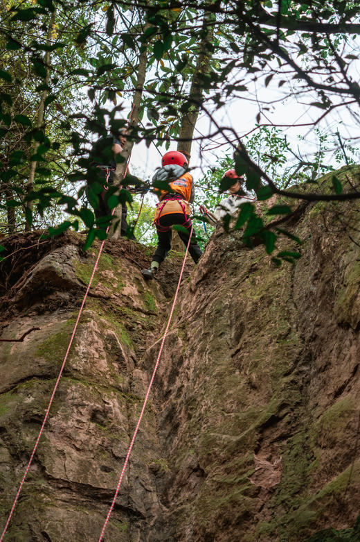 4.1硬核遛娃【勇闯龙椅山绳降】3公里轻徒步·探秘暮光森林，户外绳结应用·挑战牵绳爬坡，10米崖璧绳降·见证勇气时刻。 商品图8