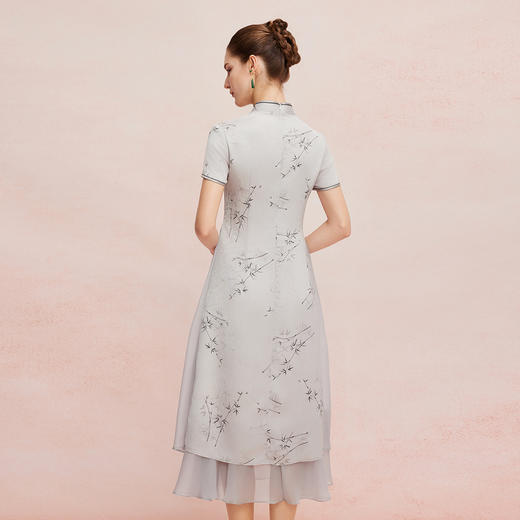 QF8A7斯尔丽25新款奥黛版型收腰放摆波浪边显瘦水墨连衣裙 商品图1