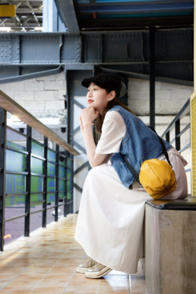 甜辣出行🎒炸街回头率高【YOZELE 亲子爆款多巴胺小包包】甜椒造型立体萌趣🎉 ✅挎包 / 腰包 / 拎包 / 胸包四种背法，萌娃出街秒变时尚担当