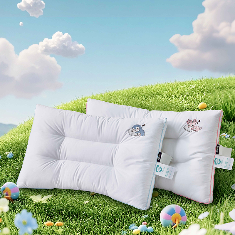 多喜爱 舒睡宝抗菌儿童枕芯（蓝鹅/粉鹿）【全棉抗菌】【A类标准】【抗菌呵护】【立高工艺】【萌趣刺绣】三维螺旋纤维蓬松性更好