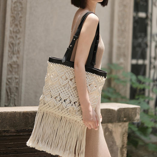 lost in echo2025春夏新款度假风手工编织镂空流苏tote单肩包 商品图4