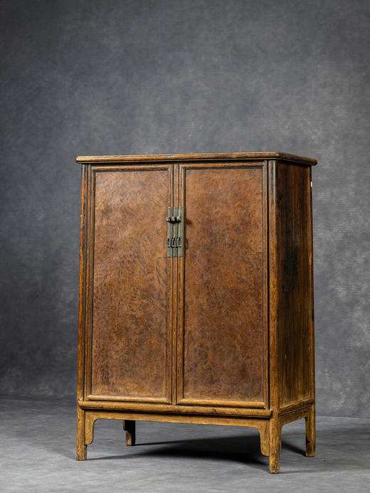 明	黄花梨镶瘿木面圆角柜 商品图1