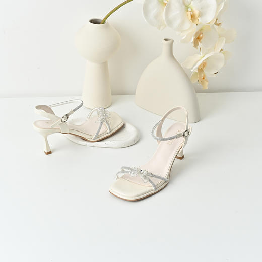 经典鲨2025年夏季新品甜美蝴蝶结6.5cm气质细高跟时装凉鞋女KC19-529201 商品图1