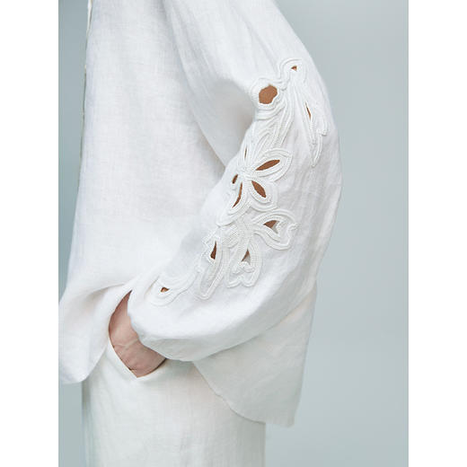 棉仓363604007-初棉绣花灯笼袖麻衬衫 商品图2