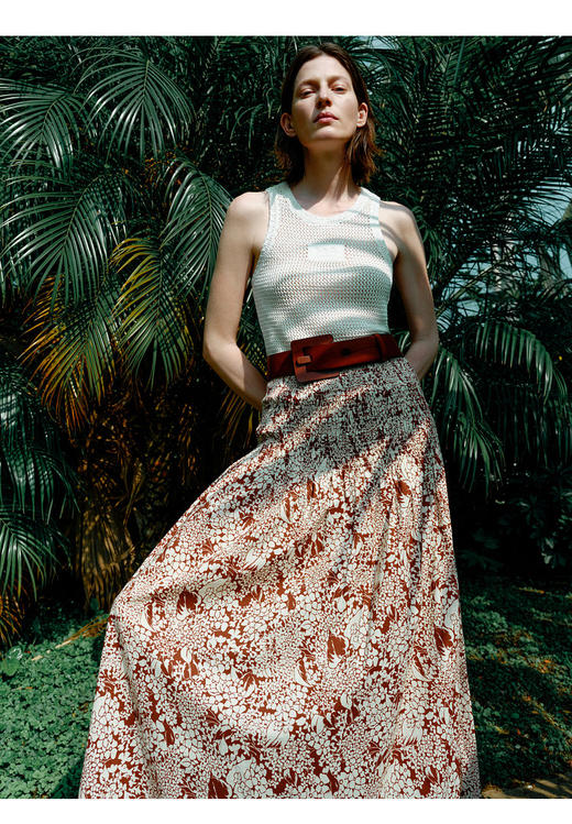 高圆圆同款波嬉风碎花半身裙 A 字伞形半裙 满幅印花花卉图案 复古怀旧 打揽设计腰头 腿侧高开衩设计 商品图6