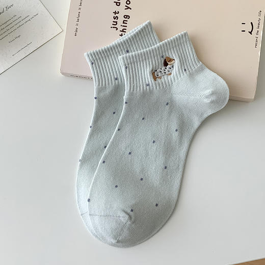 【拍1发5！韩版四季袜✨】柔软亲肤腊肠狗刺绣短袜🐾，无骨设计超舒适，百搭又吸睛！韩版春夏无骨刺绣短筒袜 可爱袜子柔软亲肤透气吸汗短袜  百搭腊肠狗刺绣款 商品图7