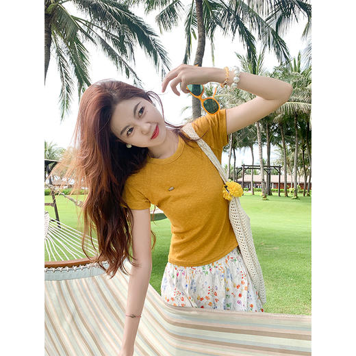 <曾小咸推荐>韩系甜辣风修身显瘦圆领T恤 商品图0