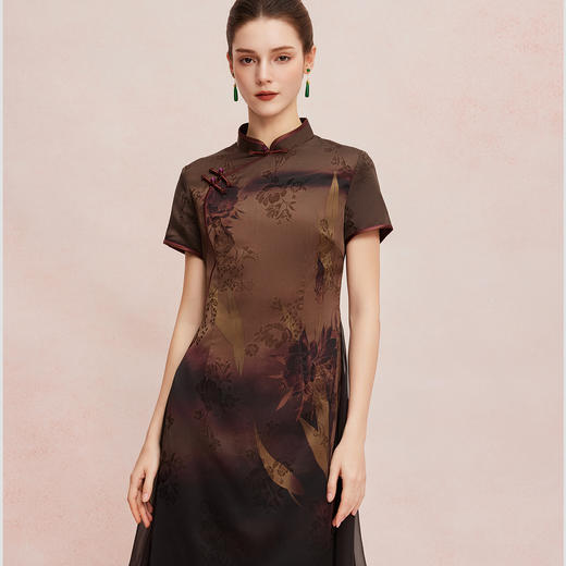 QF8A8斯尔丽25新款奥黛版型收腰波浪摆显瘦渐变印花连衣裙 商品图3