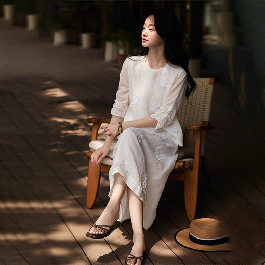 【ORIGNAL&CO 重工亮片钉珠绣花清透套装】新中式改良设计 日常可穿 精致花卉刺绣裙 商品图1