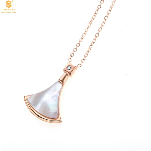 【品牌授权】【香港周六福】18K镶钻南非真钻车花工艺裙子 一物一证 商品图3