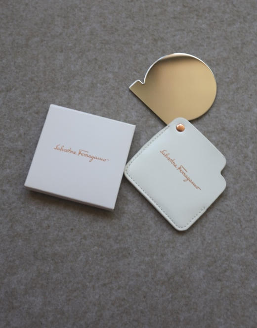 简单粗暴的 哈！专柜礼品 菲拉格慕 钢质 马蹄形 随身携带的 小镜子 商品图0