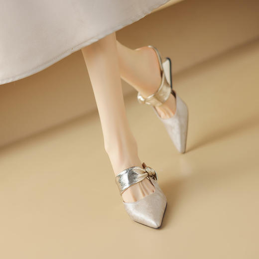 【预售5天】真皮包头半拖鞋女夏外穿新款一字带粗跟穆勒鞋女国风尖头凉拖NDXC&7089 商品图4