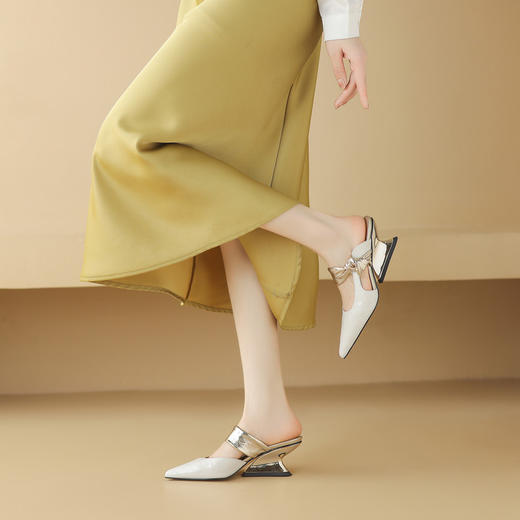 【预售5天】真皮包头半拖鞋女夏外穿新款一字带粗跟穆勒鞋女国风尖头凉拖NDXC&7089 商品图2