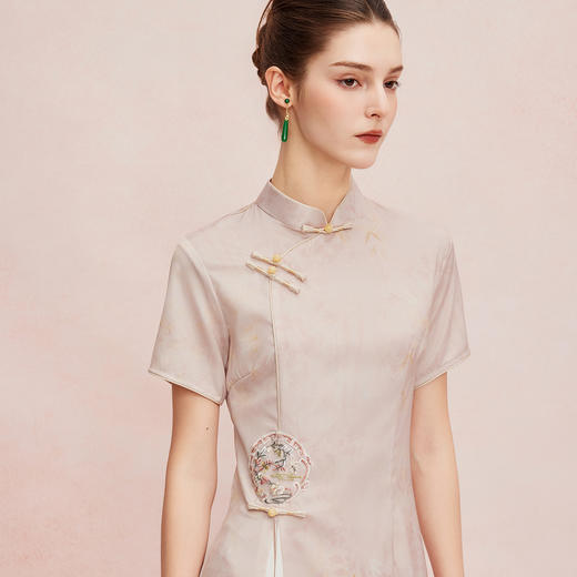 QF8A9斯尔丽25新款高开叉精致刺绣流苏提花印花显瘦连衣裙 商品图4