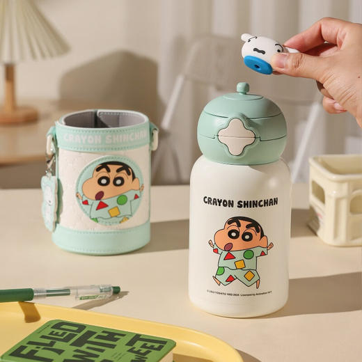 BEDDYBEAR杯具熊 星辰双饮儿童卡通图案保温杯带吸管水杯316钢大容量背带保温壶600ML 商品图2