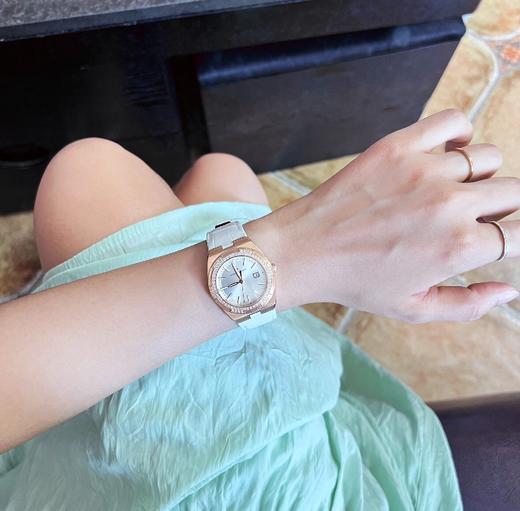 江斯丹顿vc众横四海 真钻系列女士石英腕表（UT*LD） 商品图8