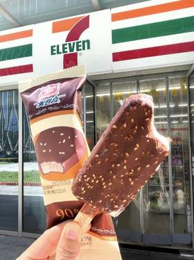 美登高冰淇淋——百年老品牌，80/90小时候的味道，原料使用4.5倍浓缩生牛乳，口感更浓郁！