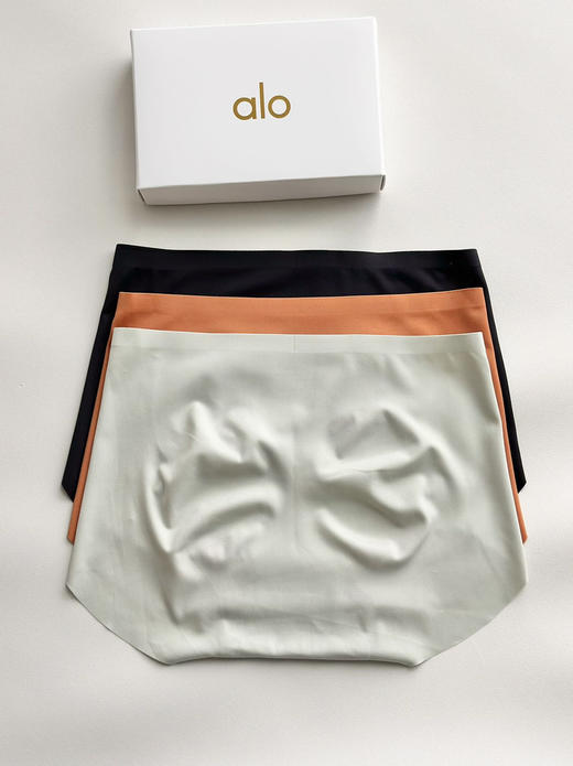 64-1 炒鸡好穿 自留 alo无痕裸感瑜伽内裤 女士冰丝内裤  商品图6