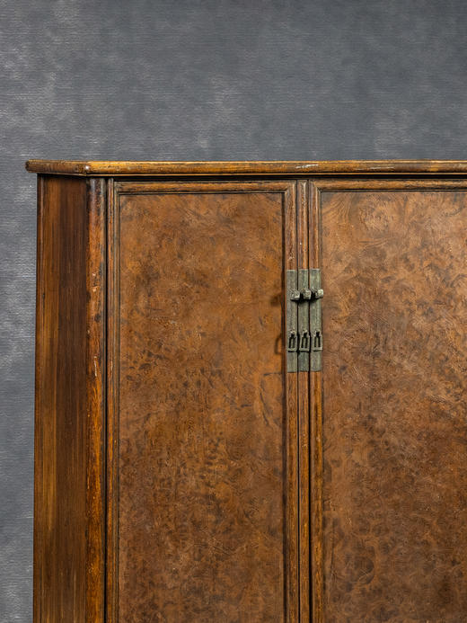 明	黄花梨镶瘿木面圆角柜 商品图3