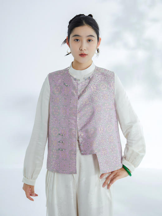 荷言HEYEN 初樱 八达晕纹非遗名家宋锦马甲手工缠金线燕尾盘扣高级定制 商品图1