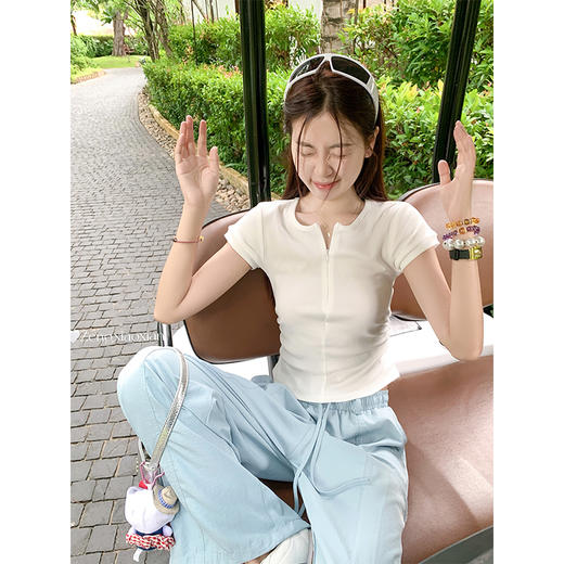 <曾小咸推荐>半拉链正肩短袖T恤女夏季设计感 商品图0