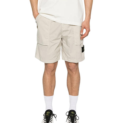STONE ISLAND 男士休闲短裤 K1S15L100009S0003 商品图1