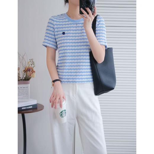 3-5天发【法式肌理感笑脸刺绣短袖上衣】进口机器开模做出的立体褶皱面料，软弹有型！平整垂顺，水洗也不易变形 商品图1