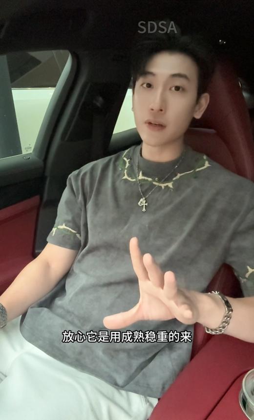 T3594夏季高级感新款男士街头嘻哈领口刺绣荆棘圆领短袖T恤百搭上衣 商品图0