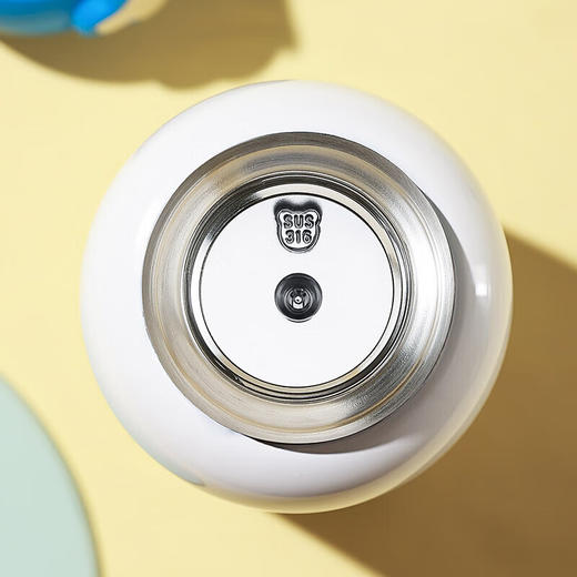 BEDDYBEAR杯具熊 星辰双饮儿童卡通图案保温杯带吸管水杯316钢大容量背带保温壶600ML 商品图7