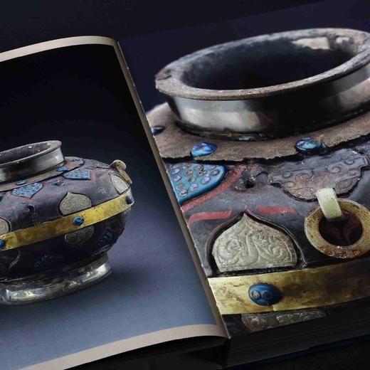 《宜子孙：汉代玉器集萃》，精装，大16开，良渚博物馆编，上海书画出版社2025年6月一版一印，两种版本：1、“长宜子孙”编号典藏版，特种靛青绒布面精装，定价750元，售价750元。2、“考古与艺 商品图2