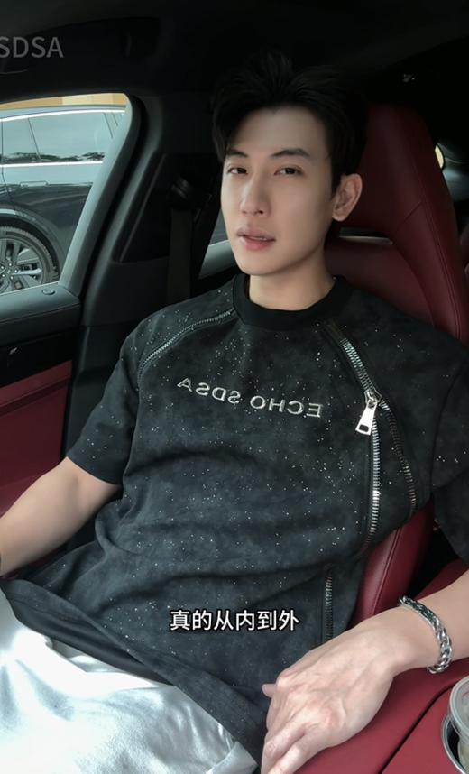 T3596夏季高级感新款男士痞帅立体字母拉链圆领短袖T恤百搭潮流上衣 商品图0