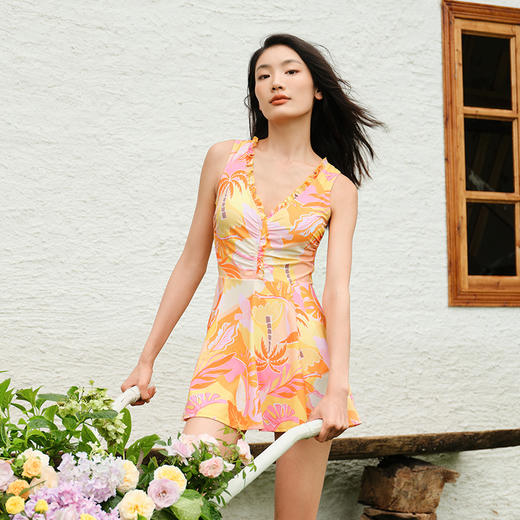 sisia2024新款泳衣女性感显瘦高级感绝美泡温泉度假裙式连体泳衣 商品图5