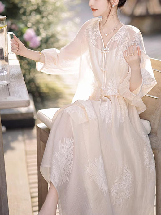 【百图lulu定制】【菊花台三件套】菊花刺绣 古风清冷感 吊带 罩衫 半裙 三件套 商品图1