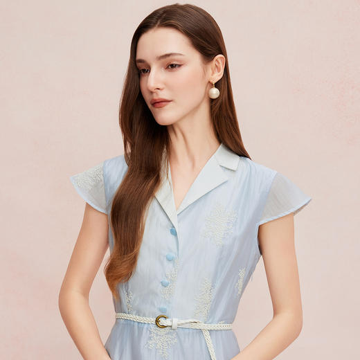 QF8A3斯尔丽25夏款优雅浪漫赫本风配编制腰带度假短袖连衣裙 商品图2