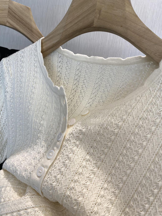 会呼吸的特种纱！半开门襟小苍兰缕空法式短袖针织衫女夏款！ 商品图5