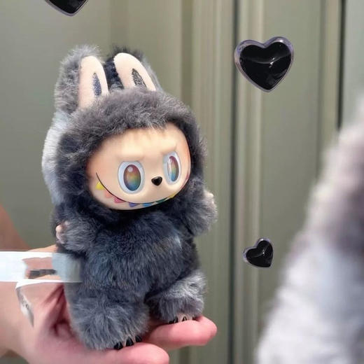 原单正品三代labubu玩偶！全国断货款！

单款某物售价339元，隐藏款单款售价2600+

咱们单款售价180元！

整合带隐藏款售价7个一起价格980元。 商品图3