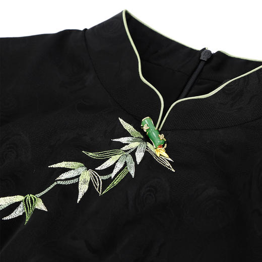 QF8B1斯尔丽25新款提花加刺绣工艺收腰放摆连衣裙 商品图5