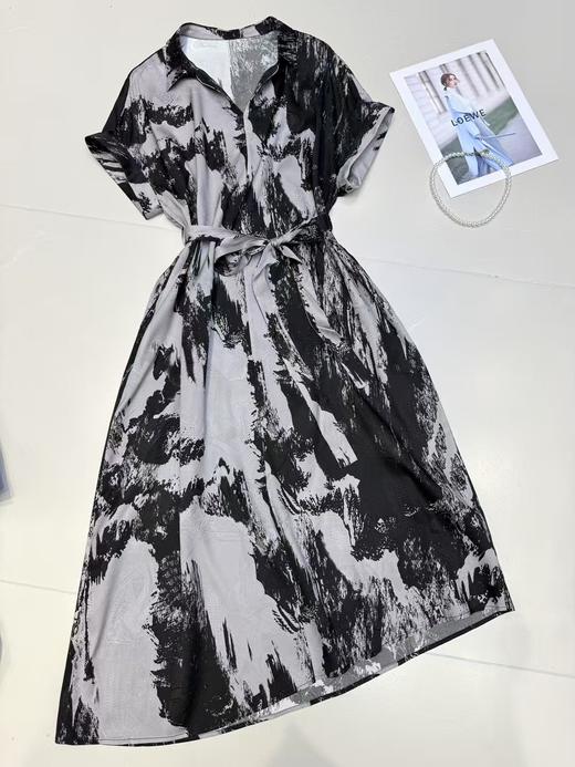 SZ2S103_月魄色_连衣裙_春夏_翻领短袖系带收腰水墨晕染_高级女装_BERNIEELEN 伯妮斯茵 商品图0