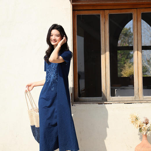 绽放旅行女装234朵/竹节棉针织手绘螺旋花短袖连衣裙舒适透气百搭 商品图2