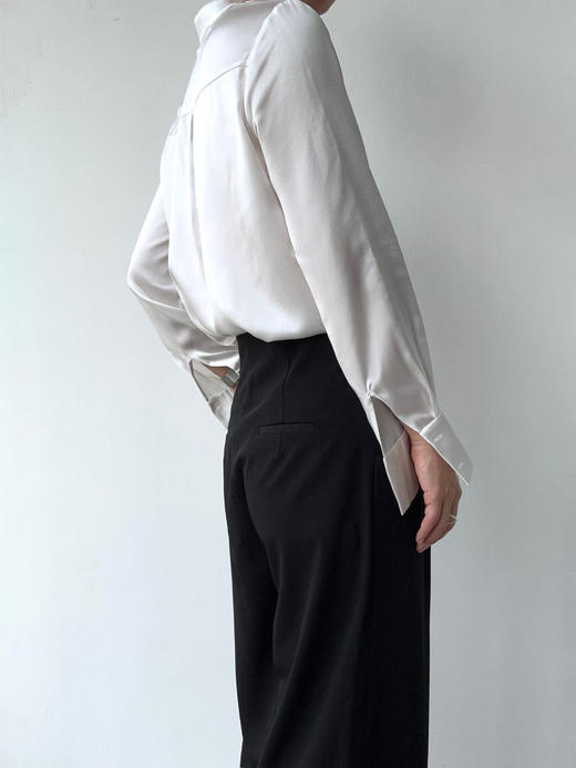 丝所｜S23C013 水晶小立领衬衫［ 黑 / 白 ] 商品图6