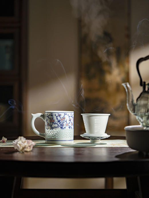 富玉 |  景德镇陶瓷手绘早春茶漏杯大容量水杯带盖水杯 商品图1